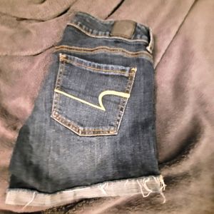 American Eagle Midi shorts